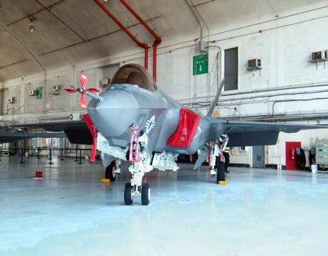 F-35C JSF Pax hangar