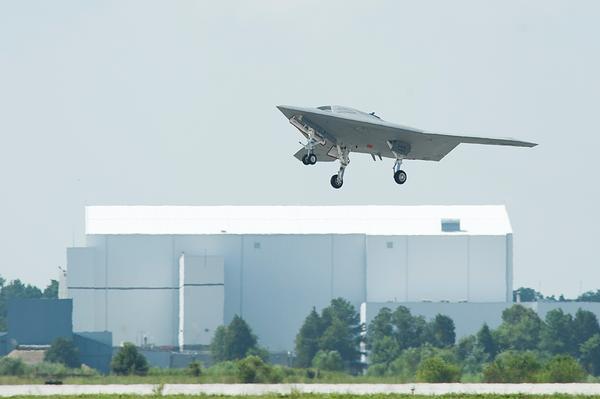 x-47b UCAS first flight