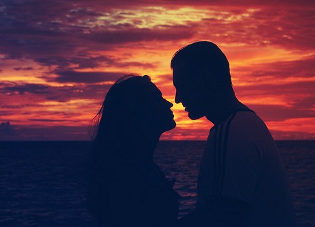 silhouette couple